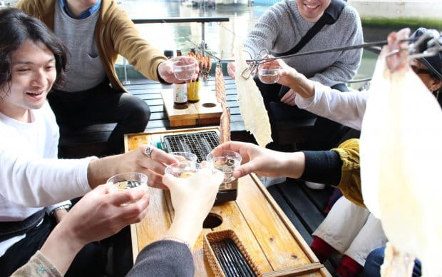 Grill Some Snacks and Relax in the Cozy House on the River, Ofune Camome’s Sake Tasting Cruise 